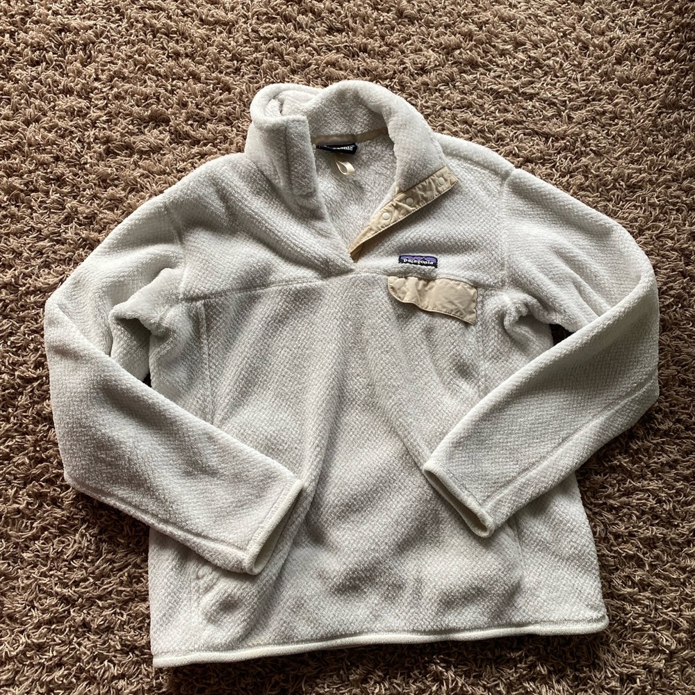 Patagonia Size Small pull over